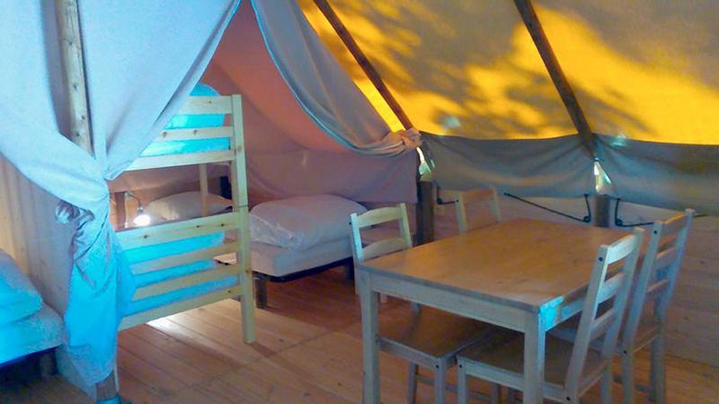 Camping Le Nid Du Parc Виллар-ле-Домб Экстерьер фото