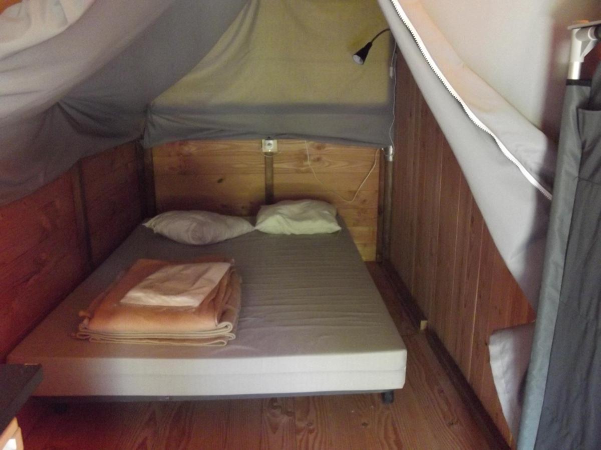 Camping Le Nid Du Parc Виллар-ле-Домб Экстерьер фото